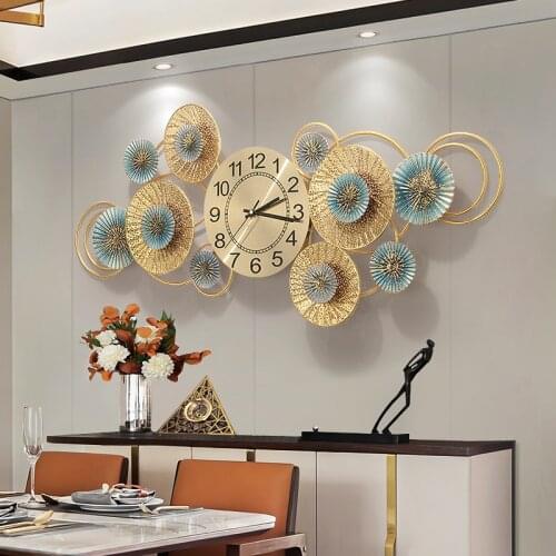 Modern Luxury Wrought Iron Wall Clocks Home Livingroom Wall Mural Crafts Restaurant Club Hall Mute Clock Wall Sticker Decoration