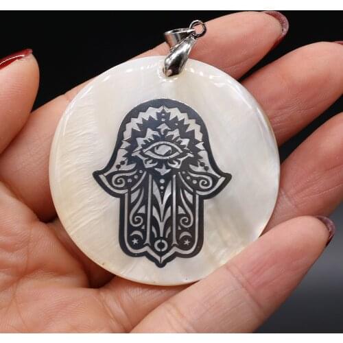 Natural Mother of Pearl Shell Pendant Round Stainless Steel Pattern Seashell Charms for Jewelry Making DIY Necklace Accessories