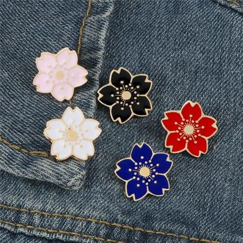 Japanese Style Pins Cartoon Colorful Sakura Brooches Kawaii Flower Enamel Pin Metal Custom Fashion Accessories Bag Lapel Badges