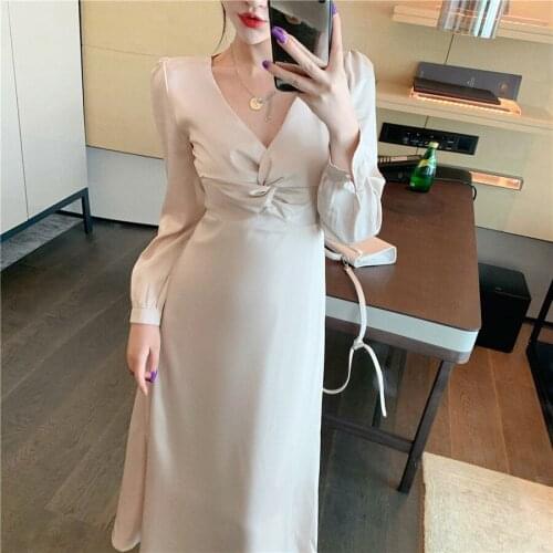 Dress spring new retro plus size V-neck pleated black satin dress female self-cultivation temperament waist clothing Korean vers