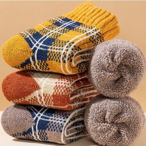 Fuzzy Brown Red Plaid Jacquard Thermal Warm Winter Thick Wool Women Socks