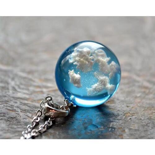 Chic Transparent Resin Rould Ball Moon Pendant Necklace Women Blue Sky White Cloud Chain Necklace Fashion Jewelry Gifts for Girl