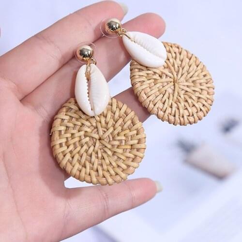 Trendy Ladies Round Straw Weave Rattan Knit Drop Earrings For Women 2019 Boho Natural Shell Dangle Earring Korean Style Jewelry