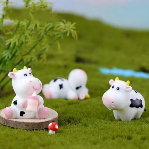 Cow Figurine Eco-friendly Eye-catching Resin Miniature Cow Craft Statue for Home