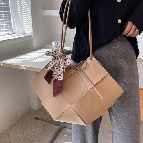 Bow Decoration Ladies Hand Bags for Women 2021 New Luxury Hand Stitching Luxury Bags With Box and Dust Bag Love Shape Bags-bags