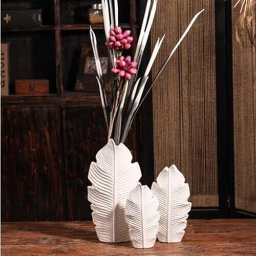 2020 creative European-style modern ceramic vase, leaf model, home restaurant hotel office table decoration