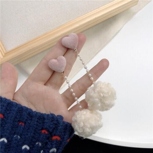 Cute Korean Mink Fur Long Pom Pom Ball Pendientes Earrings for Women Imitation Pearls Chain Sweet Pink Heart Clip On Earring