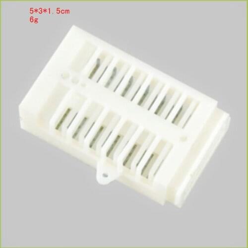 100 PCS/LOT Plastic Separator Cage Prison for Bee King Beehive Beekeeping Tools Equipment Supplies Animal Products
