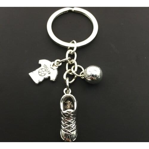 Hot selling football keychain jersey pendant keychain football creative classmate graduation gift jewelry souvenir