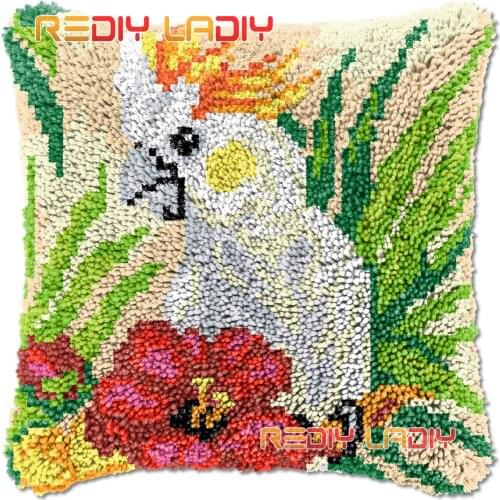 Latch Hook Cushion Cover Christmas Gnome Skiing Needlepoint Kits Chunky Acrylic Yarn Crocheting Pillow Case Arts & Crafts
