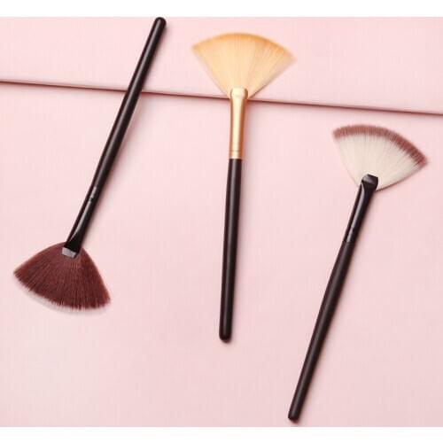 1Pc Facial Brush Fan Shape Makeup Brush for Powder Blush High Quality Cosmetic Brush for Makeup Foundation Pincel Maquiagem