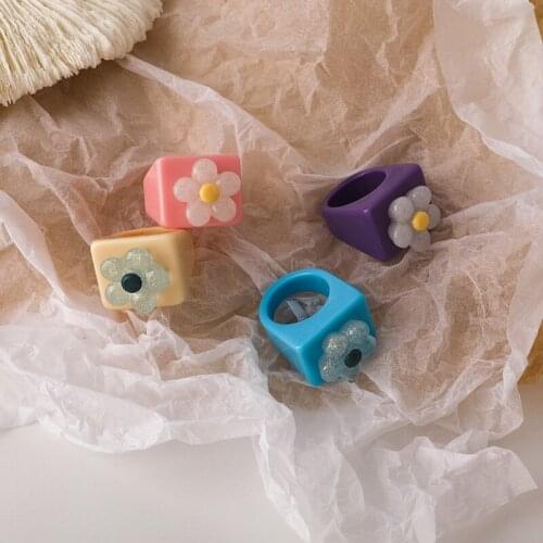 Korean Trendy Candy Color Resin Acrylic Cute Flower Rings for Women Wide Geometric Finger Jewelry Travel Gifts Wholesale MS342