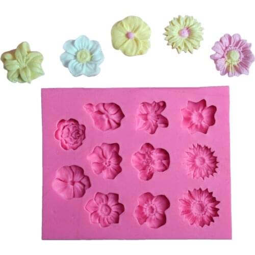 1Pcs Mini Daisy Flower Silicone Molds 3D Sun Rose Fondant Jelly Pudding Cake Chocolate Moulds DIY Baking Cupcake Decorating Tool