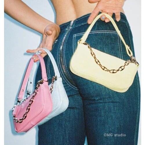 Hot Girl Must Have 2021 New Messenger Bag Niche Portable Temperament Wild Fashion One-shoulder Mini Underarm Bag Baguette