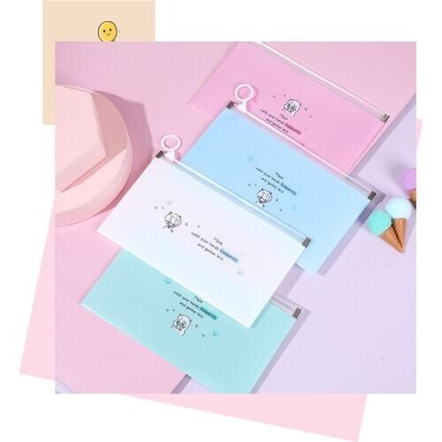 4pcs Cartoon Portable Face Masks Storage Keeper Organizer Clips Dustproof Moisture-Proof Cover Holder Mask Seal Box Accessories
