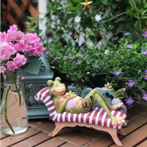 Resin Frog On Couch Sunbathing Garden Decoration Home Decor