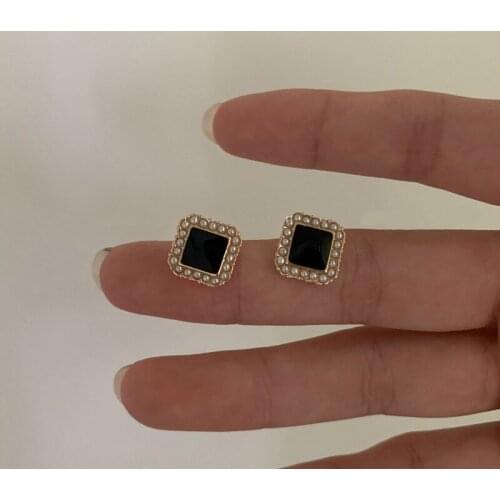Korean fashion temperament jewelry for women 2020 new imitation pearl black earrings personality trend daily earrings for women