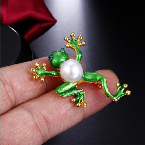 High Quality Pearl Green Frog Brooches Unisex Cute Animal Enamel Pin Brooch Women Men Dress Coat Accessories Classic Ornament