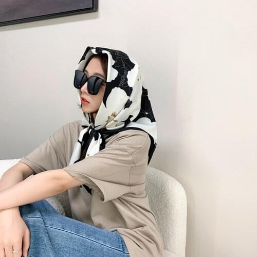 90cm * 90cm Design Scarf Lady Shawl Printed Silk Felt Headscarf Scarf Lady Headscarf Square Scarf Lady Wrap Scarf 2021