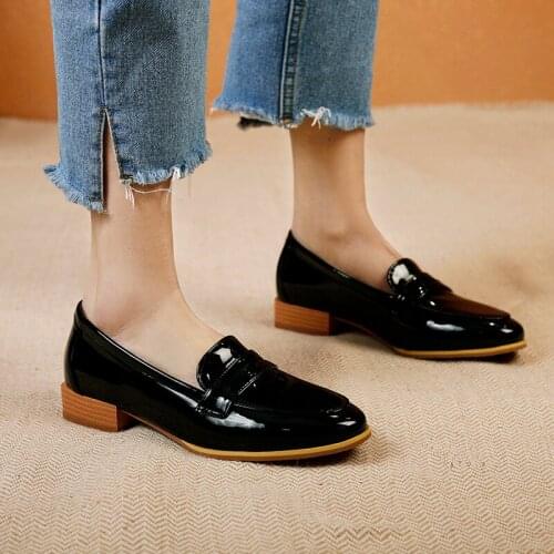 2021 New Spring Hot Sale Women Flat Shoes Loafers Ladies Shoes Woman Slip-on Casual Walk Shoes Female Footwear Solid Black Red