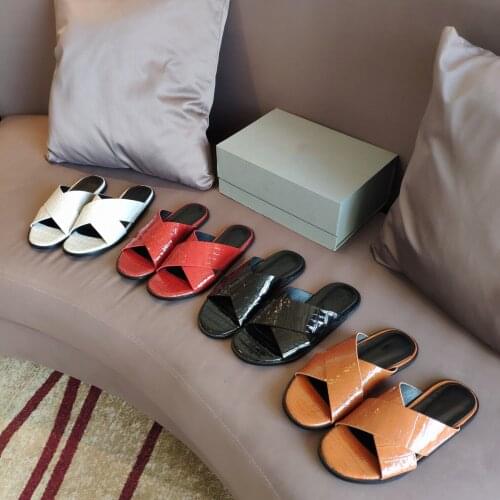 2021 Jelly Flat Slippers Women Open Toe Designer Slides Mules Brand Summer Causal Flip Flops Outside Beach Ladies Shoes