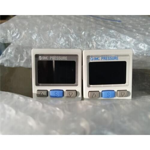 ISE30A-01-N-L ZSE30A-01-N-L high precision digital pressure switch NPN -0.1~1.0MPa R1/8 and ZS-27-C