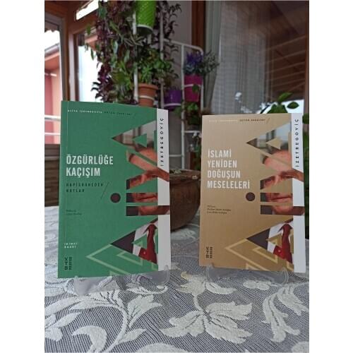 Best Turkish Books by Aliya İzetbegoviç " My Escape to Freedom " - " Özgürlüğe Kaçışım " Notes from the Prison (1983-1988) by