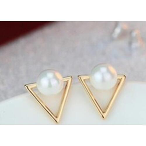 2019 new Korean ladies retro simple simulation pearl earrings triangle row earrings jewelry wholesale