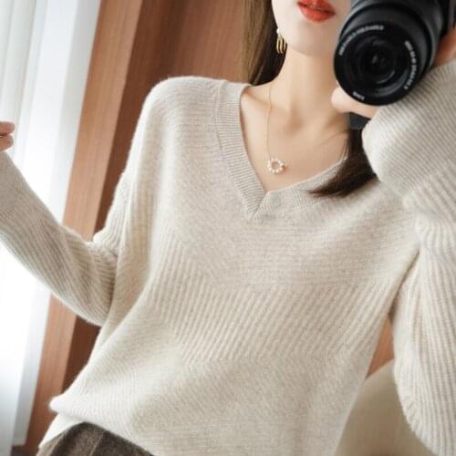 2021 autumn/winter new 100% wool sweater women casual solid color v-neck cashmere sweater plus size ladies loose top hot sale