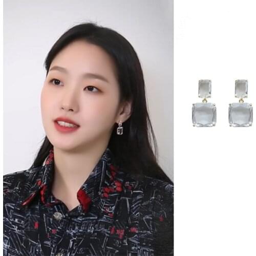 The forever monarch of Korean drama Zheng Encai the same transparent earring new in 2020
