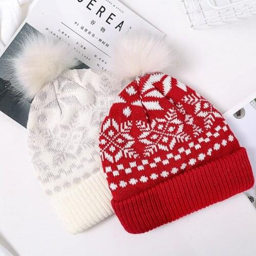 Fashion Winter Christmas Series Snowflake Moose Knitted Hat Korean Pop Lady Acrylic Fuzzy Autumn Ball New Year Gift Woolen Hat