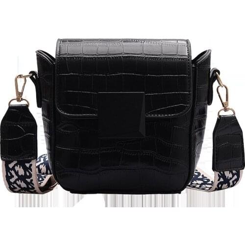 Small bag womens 2019 new fashion Korean version retro trend messenger bag wide shoulder belt single shoulder fashion small squ