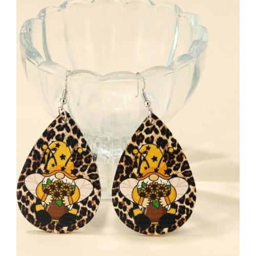European and American New Products Cartoon White Beard Portrait Bee Leopard Print Pu Leather Earrings Fashion Jewelry Wholesale