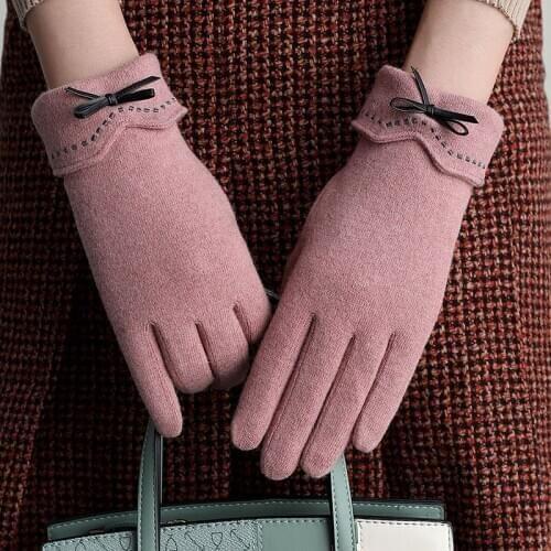 New womens gloves for autumn and winter 2020 wool Plush warm bow cashmere thickened gloves Student touch screen riding gloves