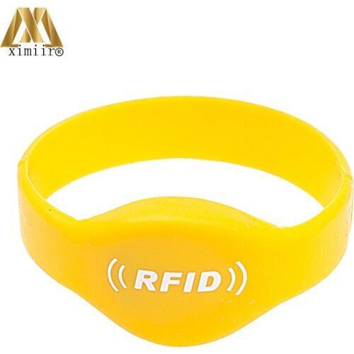 Waterproof Smart RFID Silicone Wristband Multiple Colors Wrist Strap 13.56Mhz IC For Club,Water Parks EM-04-2