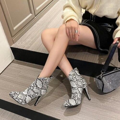 Women Rear Zip Boots Snake Print Ankle Boots Thin High Heel Fashion Pointed Toe Ladies Sexy Shoes 2021 New Chelsea Boots Womem