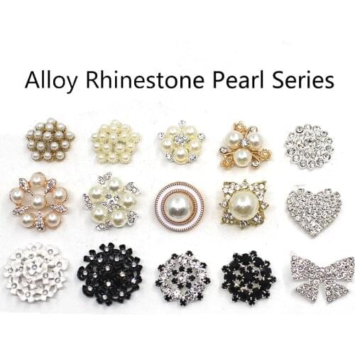 10Pcs / Lot Mixed Species Alloy Rhinestone Bottons Pearl Decoration Wedding Sewing Accessories Christmas Birthday Party Decor