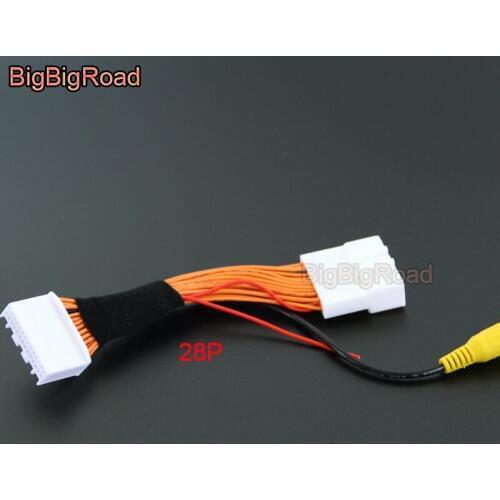 BigBigRoad Car Rear View Camera Adapter Cable 28pins For Toyota RAV4 RAV-4 Corolla Reiz 2014 2015 2016 2017 with RCA Connector