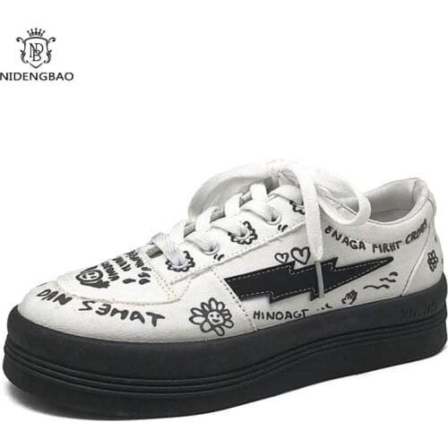 Womens Sneakers New Sports Shoes Platform Kawaii Graffiti Casual Summer Vintage College Student Vulcanize Women Shoes