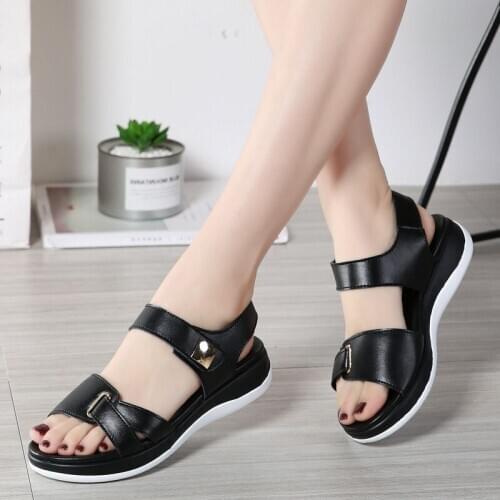 Womens leather shoes sandals flat shoes thick-soled Korean summer beach shoes womens shoes