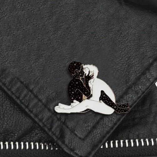 Personality Brooch Wonder Man Kissing Pins Embrace Passionate Men Gay Couples Brooches Badges Superhero Jewelry Christmas Gifts