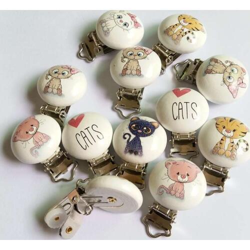 Random Mixed 5pcs/lot Infant Pacifier Clips White Lovely Animals Pattern Wood Mantal Nepple Clips For Kids Baby