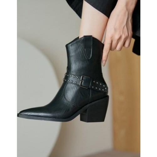 Chelsea boots 2020 New Retro thick heel womens short boots British style pointed short tube Martin boots