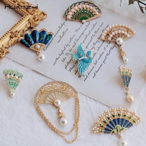 HUANZHI Vintage Enamel Chinese Style Gold Color Pearls Crystal Pin Crane Bird Fan Sector Geometric Chain Brooch for Women Gifts