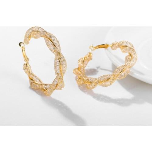 New Golden Fashion Exaggerated Large Geometric Round Earrings Female Twisted Earrings Gold Jewelry Gifts