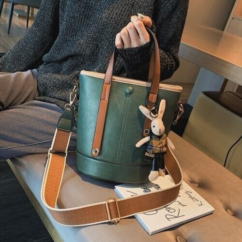 HISUELY Hot Sale New Women PU Leather Handbags Fashion Designer Green Bucket Vintage Shoulder Bags Messenger Bag High Quality