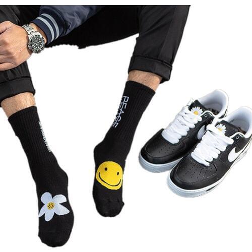 Mens fashion trend cartoon sun flower pattern funny happy cotton socks Harajuku street hip-hop G-dragon sports skate socks