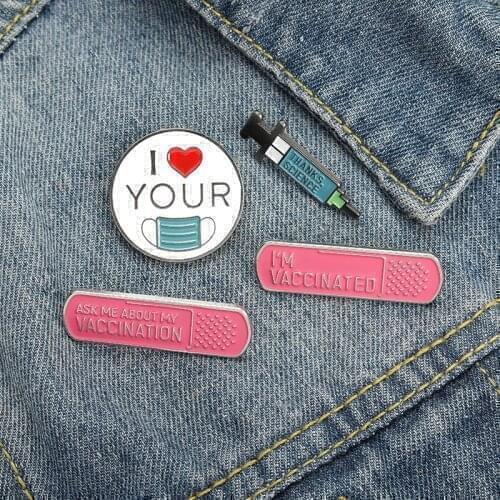 New Creative Love Mask Brooch Cartoon Medical Brooch Funny Backpack Badge Heart Syringe Brooch Fashion Enamel Pins Cute Pin