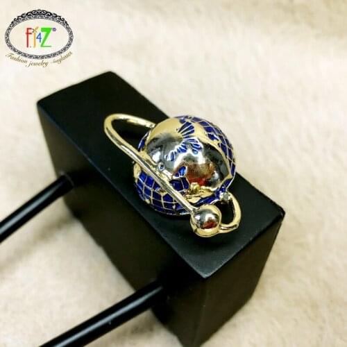 F.J4Z Brooches 2021 Trend Enamel Alloy Planet Pins Fashion Vintage Alloy Pin for Scarf Hats Coats Dropship