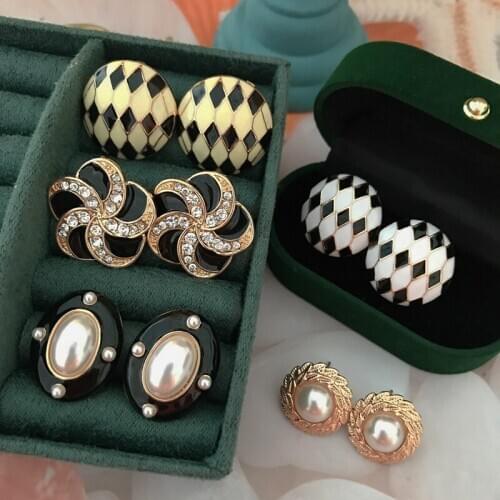 Flower Earrings Geometric Enamel Vintage Design Imitation Pearl Jewelry Modern New